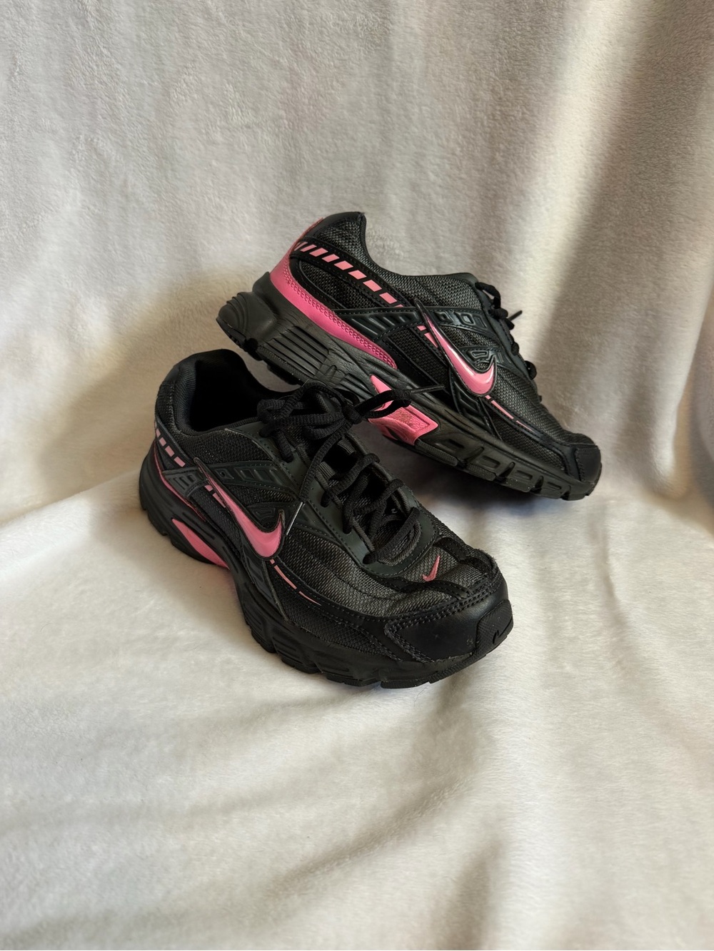 Nike Initiator Black Dark Smoke Grey Pink Spell Womens Running Shoes 8.5